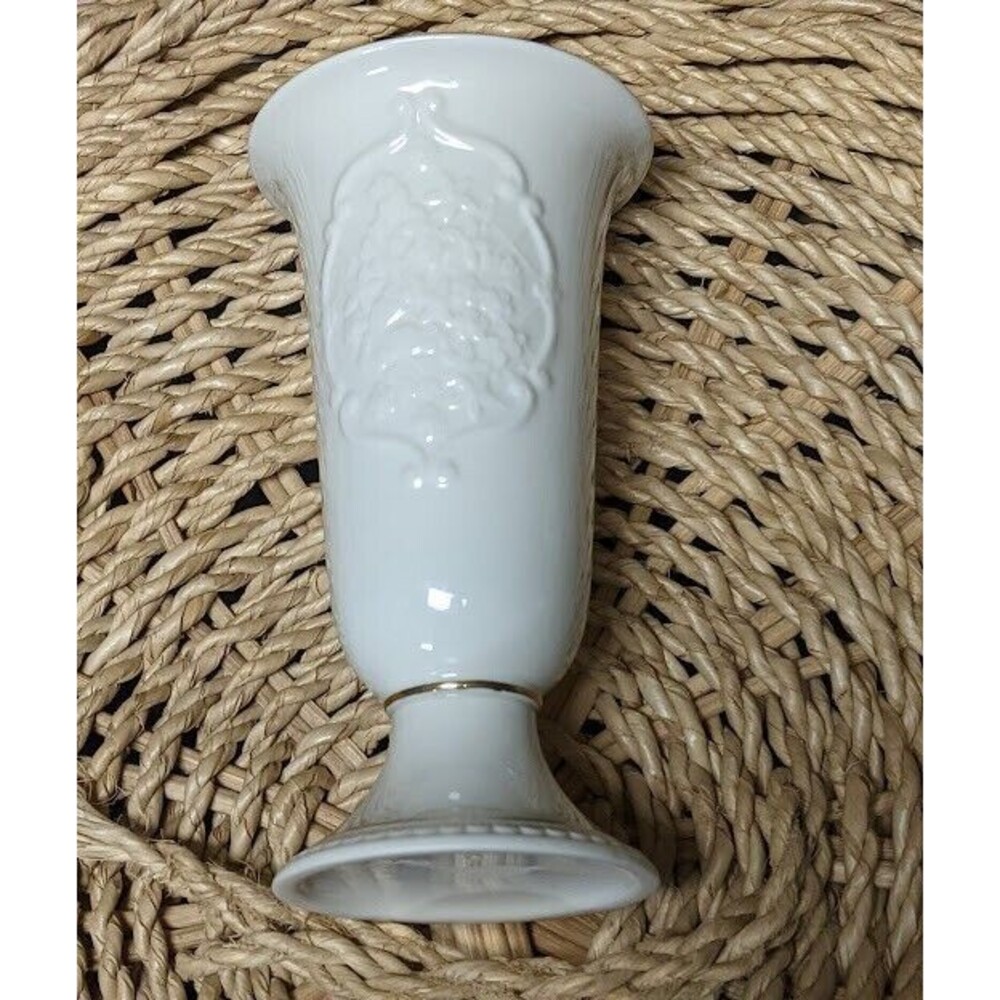 Vintage Wedding Promises Collection  by Lenox 7" Gold Trim Vase